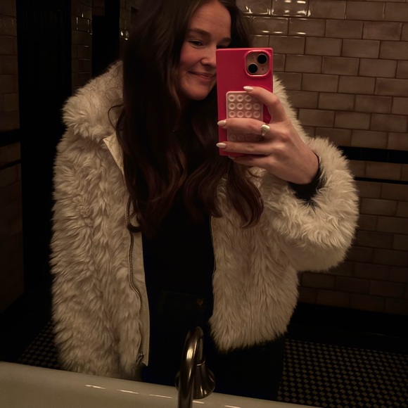 H&M Soft Cream Faux Fur Coat - Picture 5 of 5
